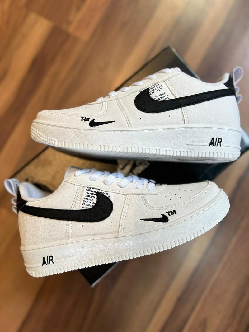 Tênis Nike Air Force 1 TM Unissex - Estilo Atemporal