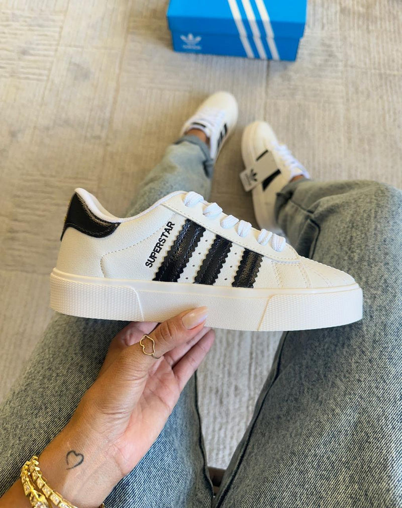 Tênis Adidas SuperStar Unissex [Branco/Preto] - Atemporal e Versátil