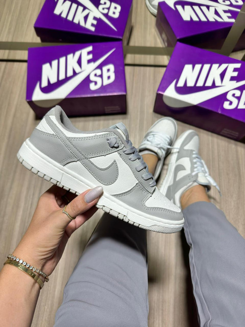 Tênis Nike SB Dunk Low [Cinza/Branco] - Unissex