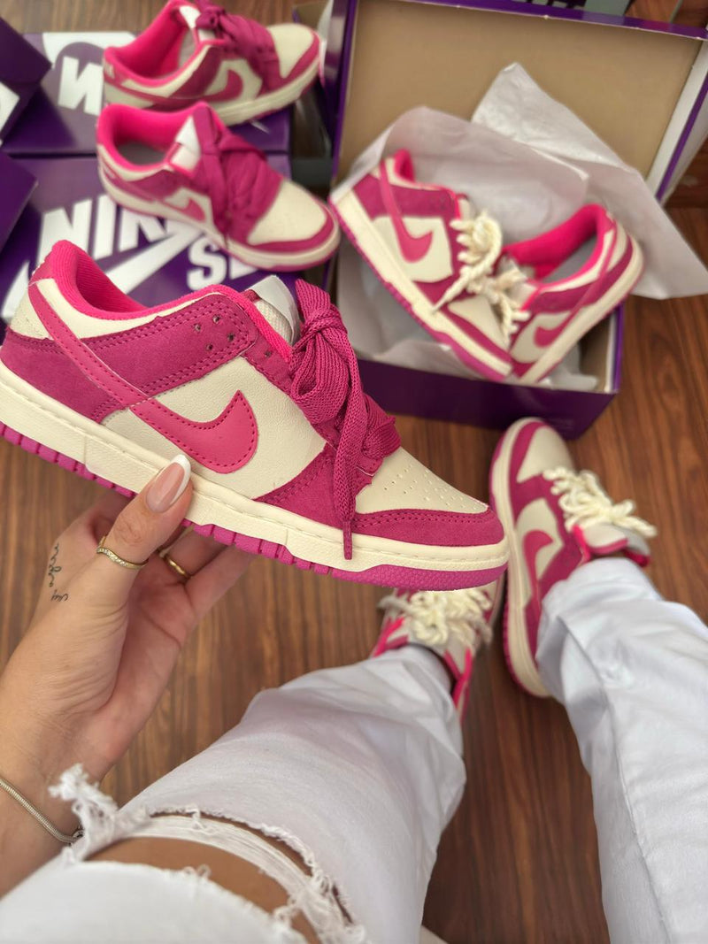 Tênis feminino estiloso confortável Nike sb dunk low rosa 