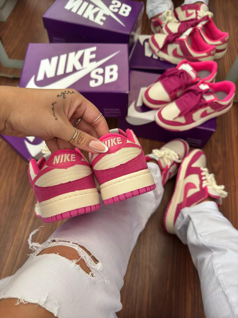 Tênis feminino estiloso confortável Nike sb dunk low rosa 