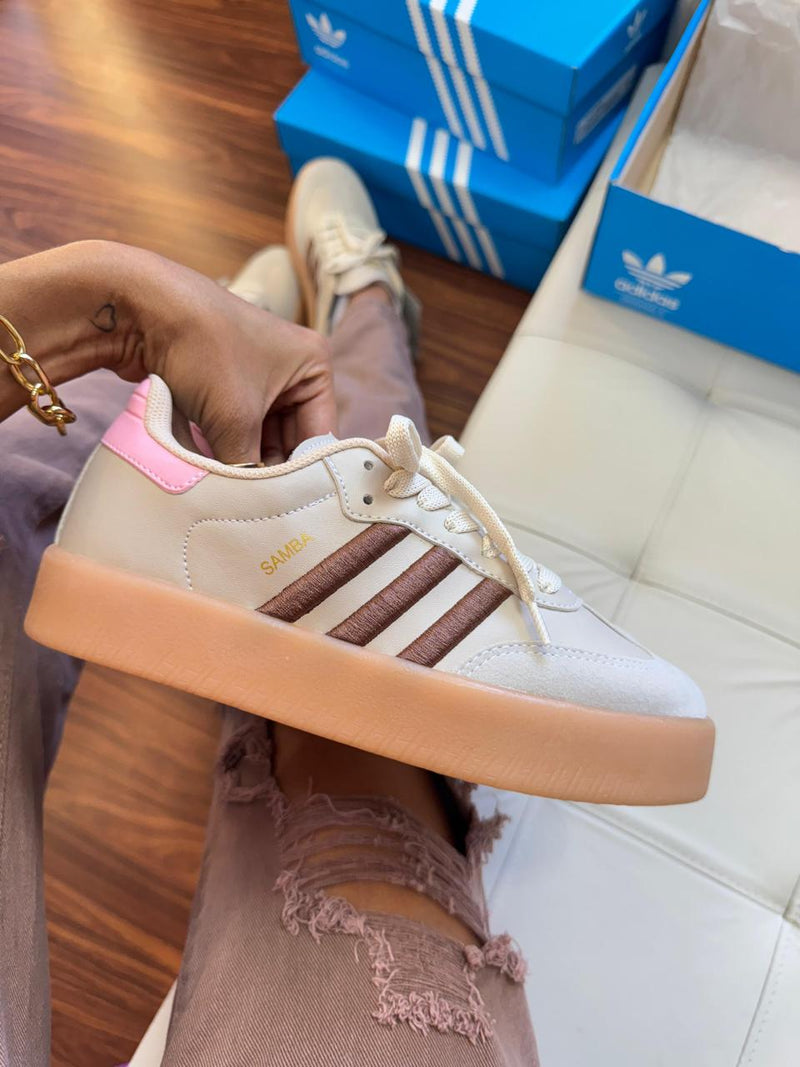 Tênis feminino confortável Adidas sambae tratorado marrom bege 