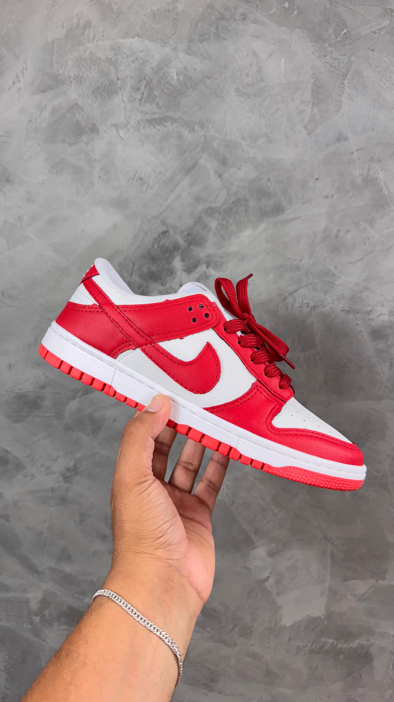 Tênis Unissex estiloso e confortável Nike dunk low vermelho branco casual treinos 