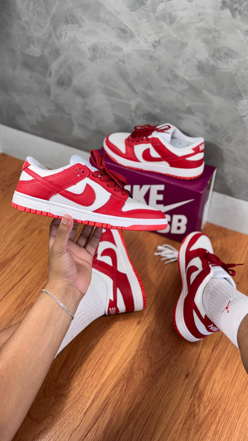 Tênis Unissex estiloso e confortável Nike dunk low vermelho branco casual treinos 