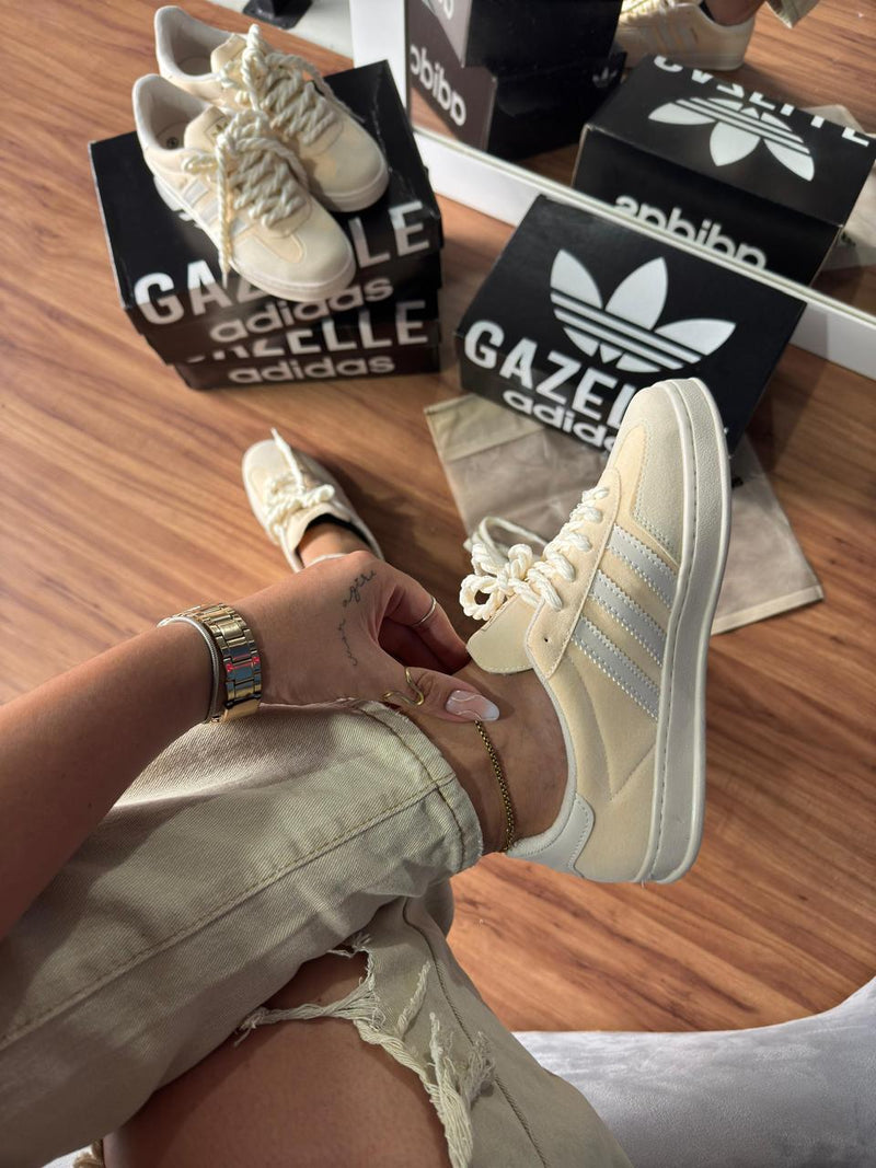 Tênis feminino diferente confortável com 2 pares de cadarço Adidas gazelle várias cores 