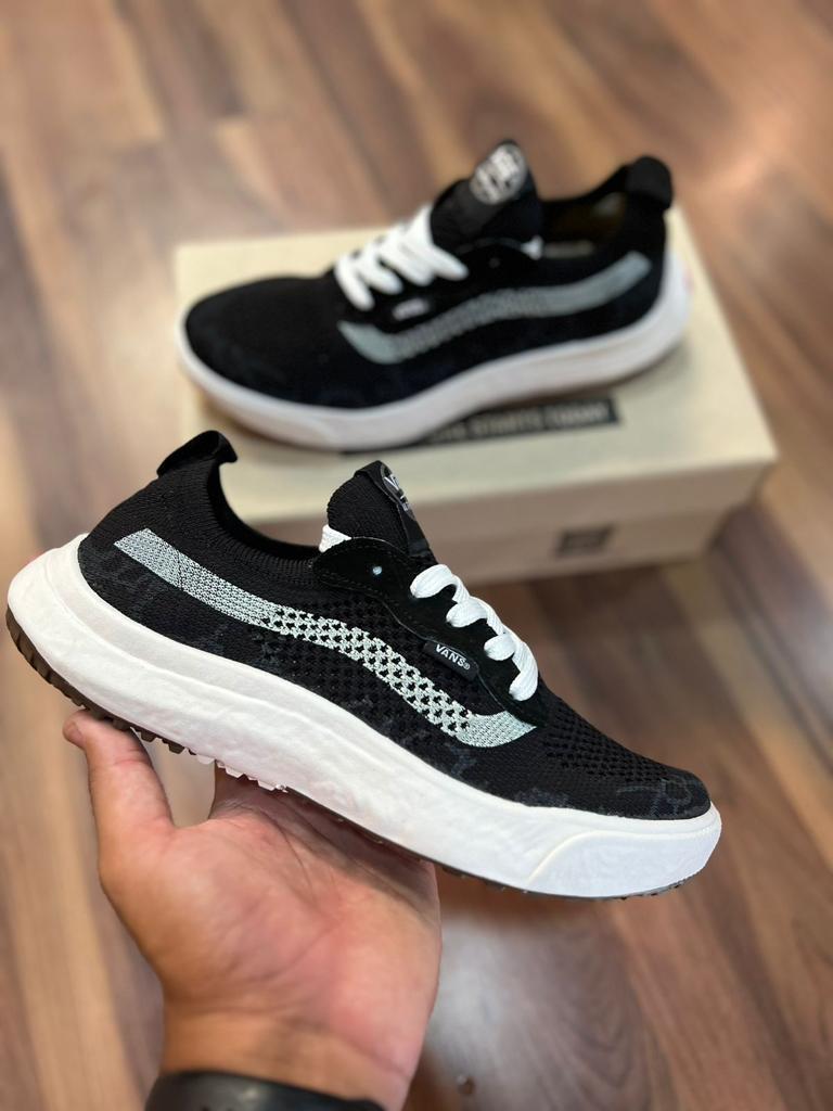 tenis unissex confortavel para o dia a dia vans ultrarange vr3