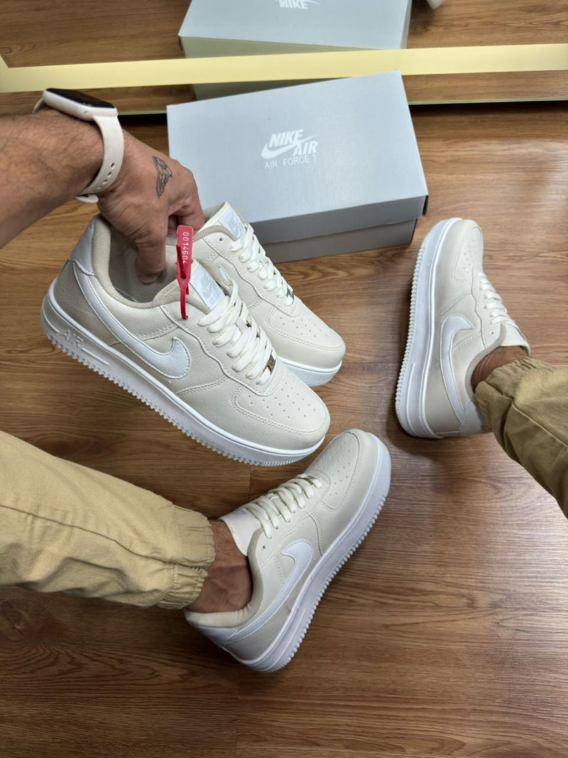 tenis masculino limitado diferenciado nike air force 1 off white e branco moda e estilo streetwear