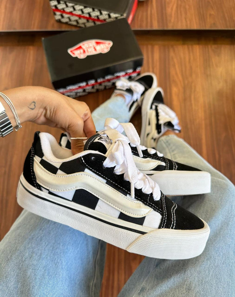 tenis confortavel estiloso skate streetwear vans knu skool xadrez preto e branco