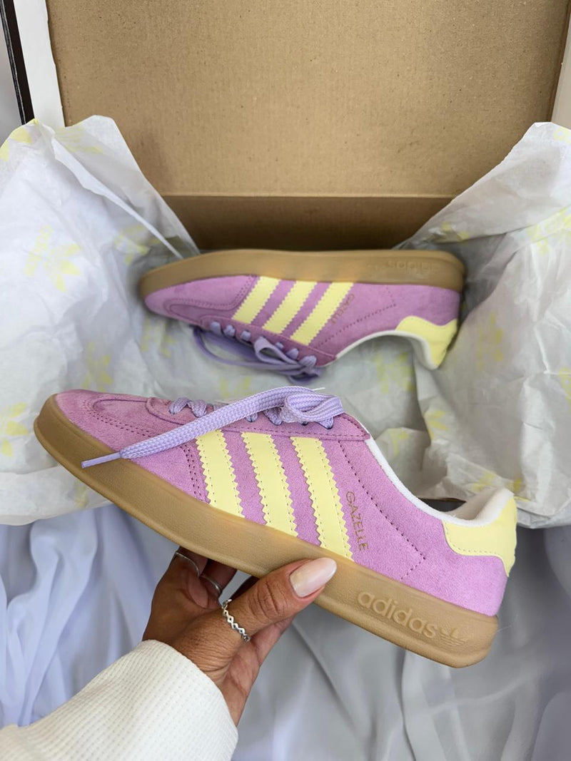 tenis feminino diferente estiloso adidas gazelle lilás e roxo em couro legitimo