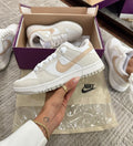 tenis feminino com glitter nike sb dunk low 