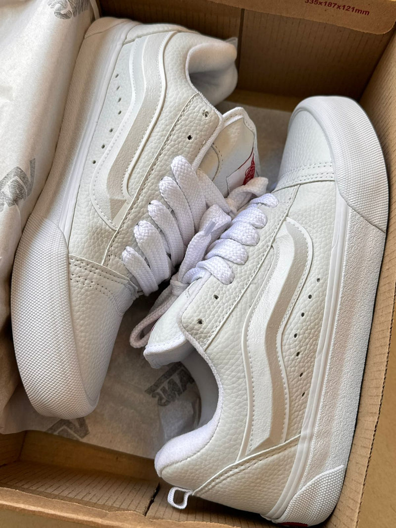 tenis unissex versátil branco confortável vans knu skool streetwear skate 