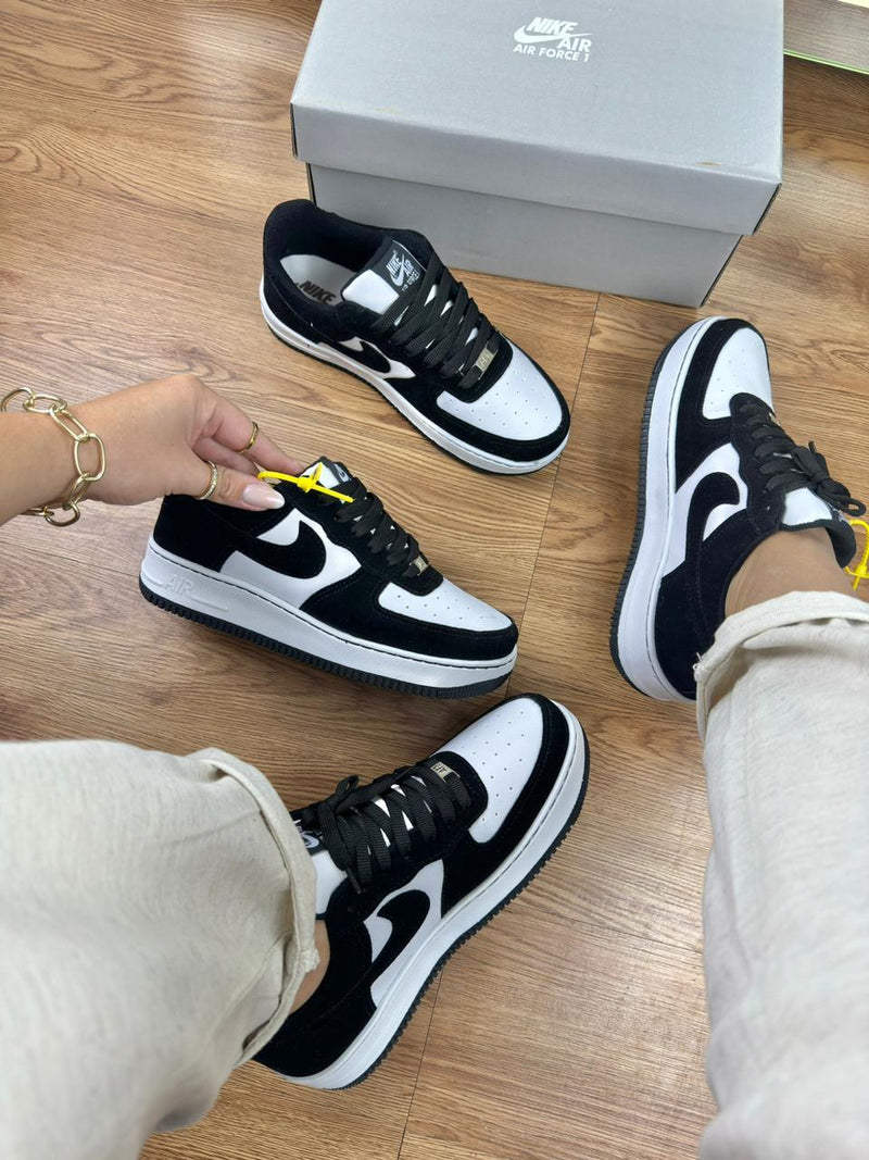 Tênis Nike Air Force 1 [Preto/Branco] - Feminino