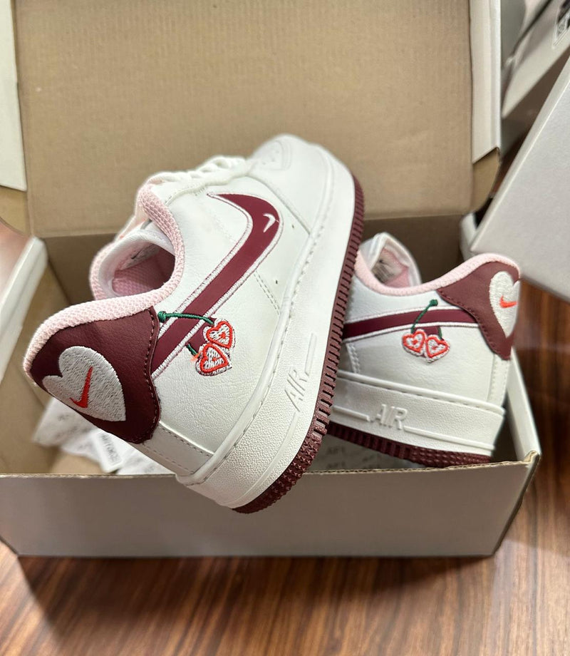 tenis feminino casual e estiloso nike air force 1 vinho