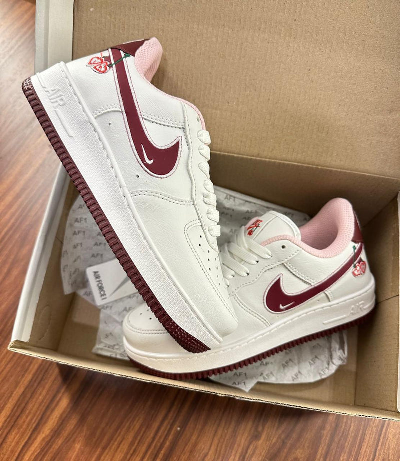 tenis feminino casual e estiloso nike air force 1 vinho