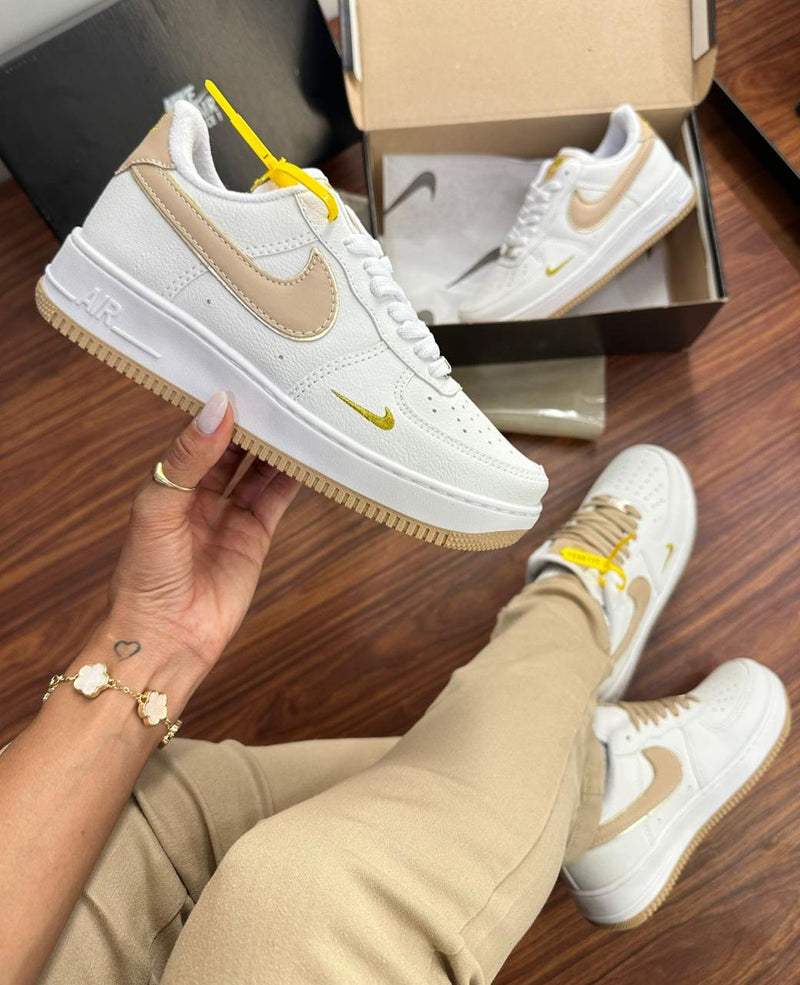 tenis feminino nike air force 1 bege estilo e atitude