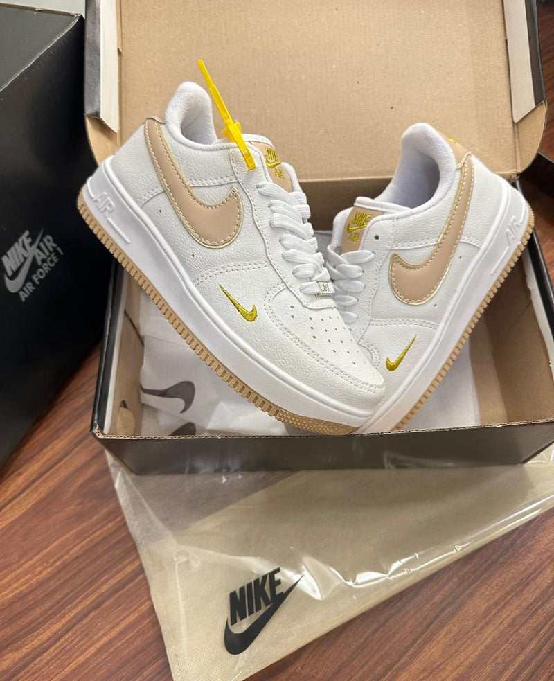 Tênis Nike Air Force 1 Feminino [Bege] - Eleve Seu Estilo com Atitude