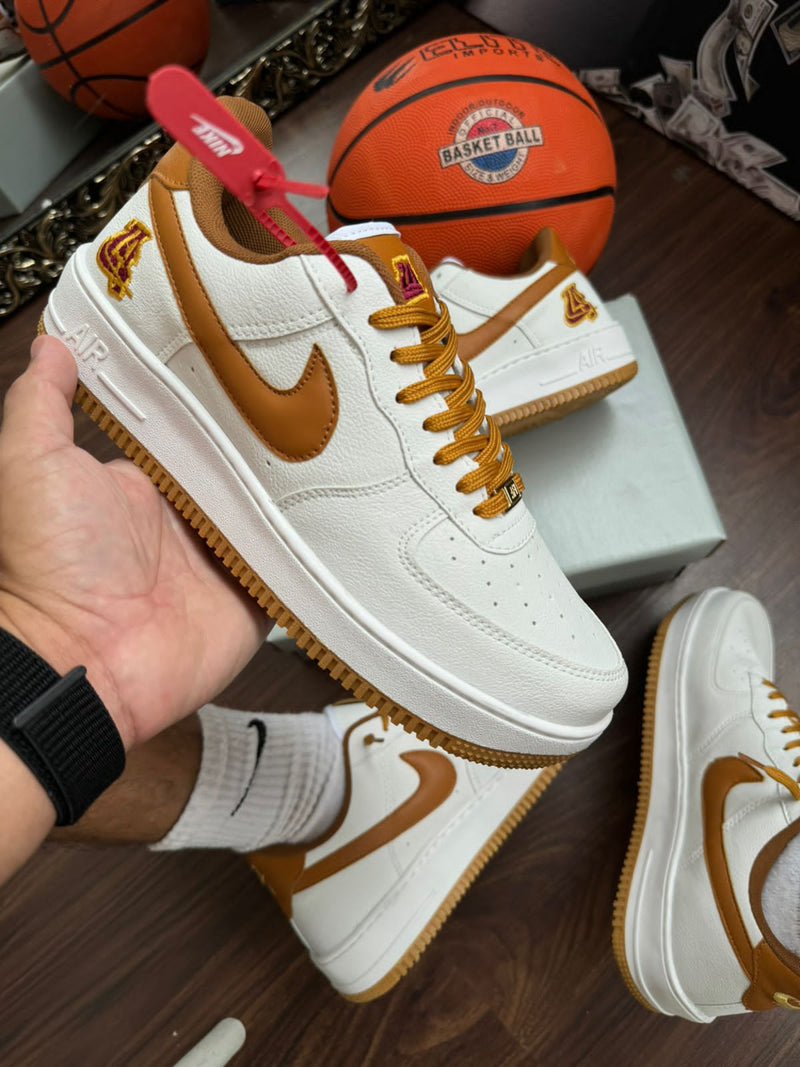 tenis masculino nike air force 1 lakers  basquete 