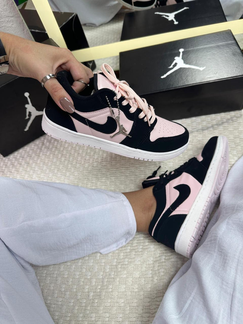 Tênis Nike Jordan 1 Low  Feminino [Preto/Rosa] - [Brinde]