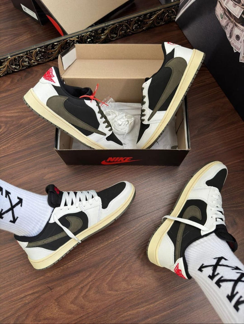 Tênis Nike Travis Scott X Air Jordan 1 Low - Masculino