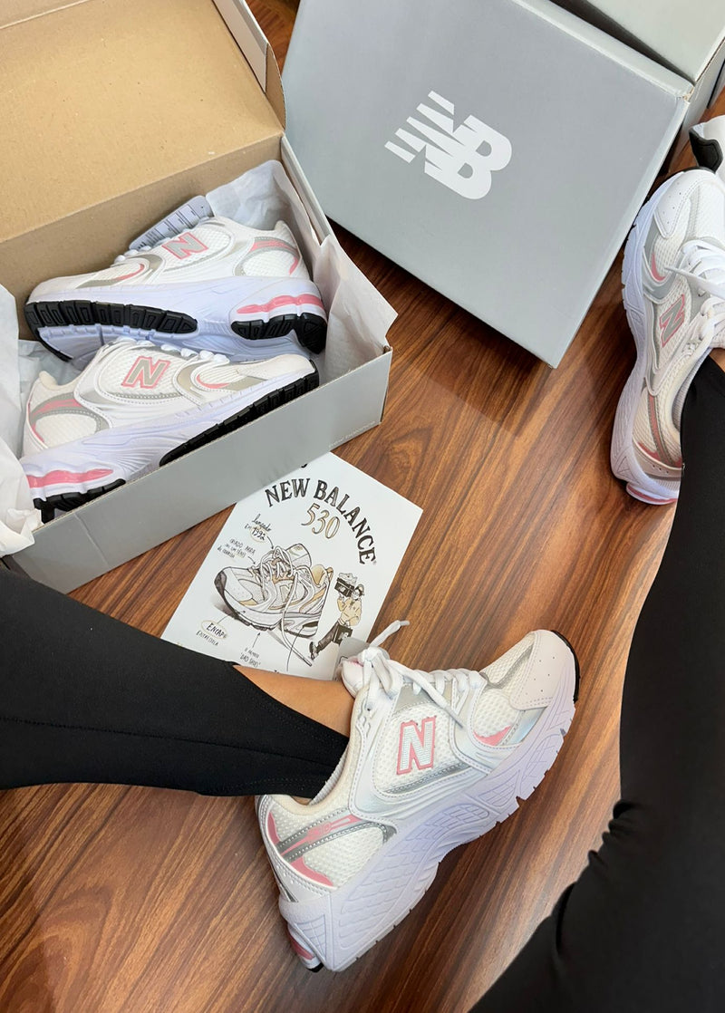 Tênis New Balance 530 Turbo Unissex [Branco/Rosa] - Conforto e Estilo que Definem o Streetwear