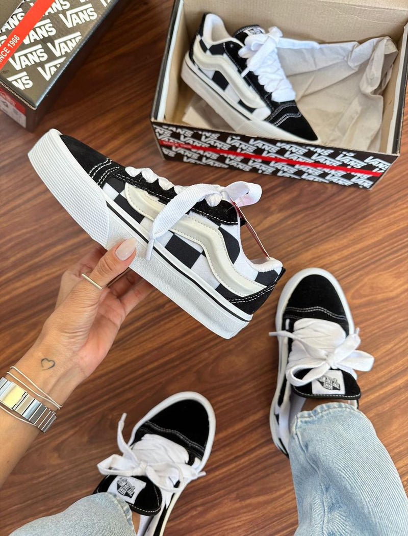 tenis confortavel estiloso skate streetwear vans knu skool xadrez preto e branco