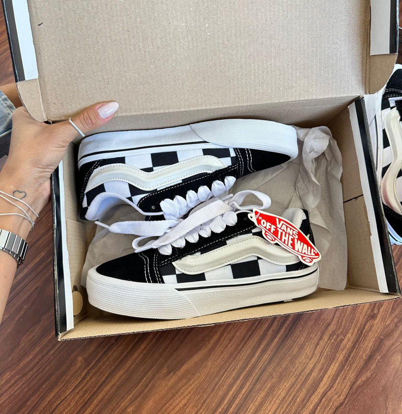 tenis confortavel estiloso skate streetwear vans knu skool xadrez preto e branco