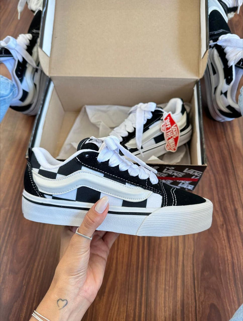 tenis confortavel estiloso skate streetwear vans knu skool xadrez preto e branco