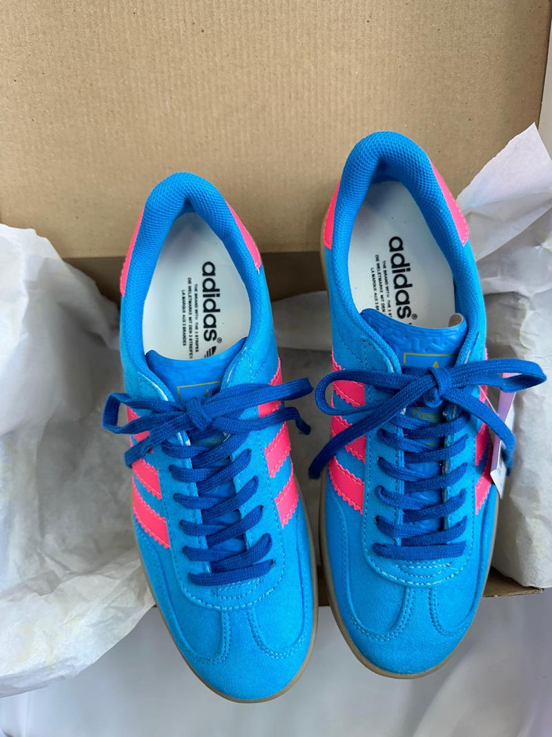 tenis feminino diferente estiloso adidas gazelle azul em couro legitimo