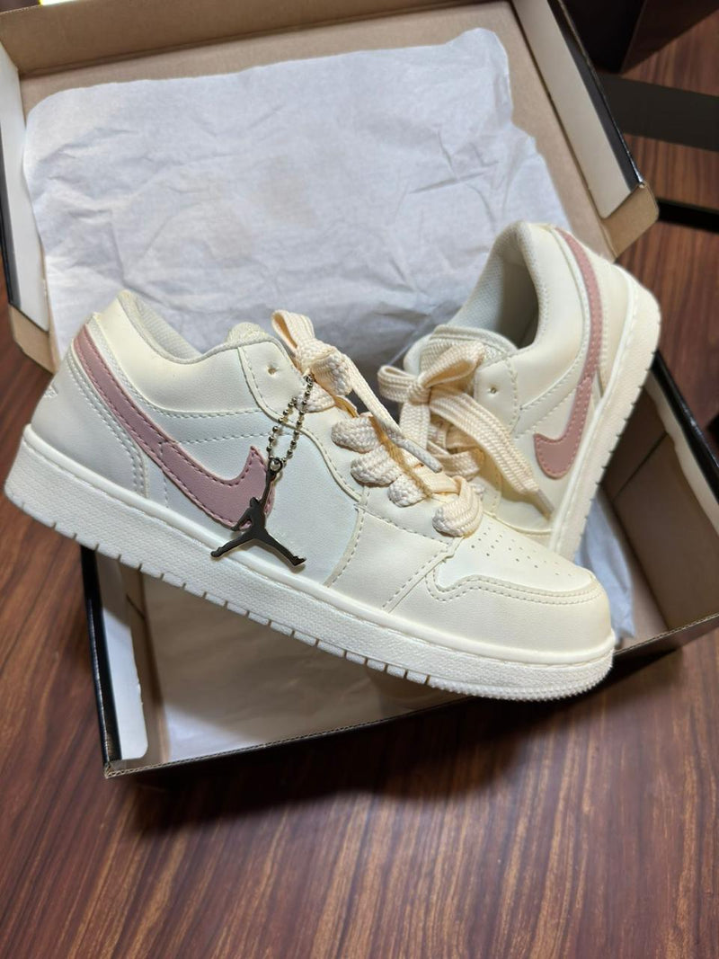 Tênis Nike Jordan 1 Low  Feminino  [Off White/Rosa] - [Brinde]