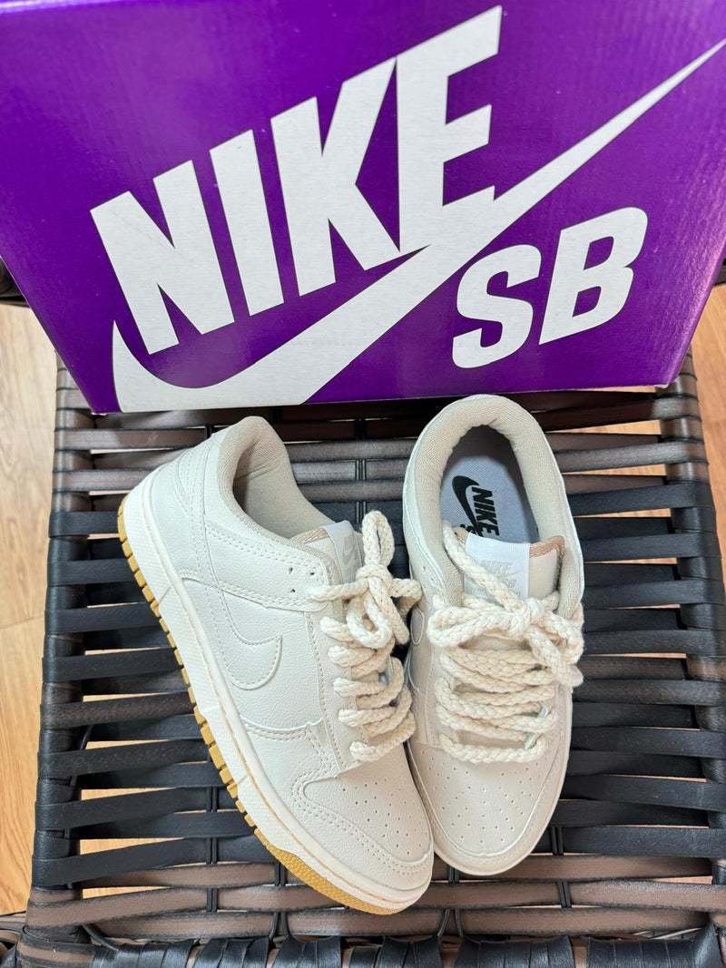 Tênis Nike SB Dunk Low Feminino [Off White] Corda - Exclusividade